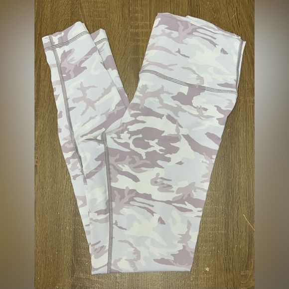 Lululemon Wonder Under High Rise Tight Lavender Camo Leggings Size 10 - Picture 2 of 9